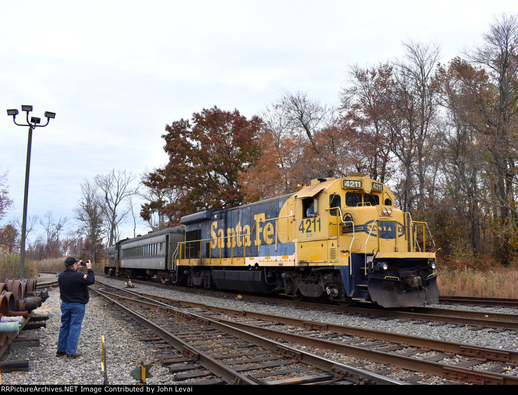 SF # 4211 trailing on the excursion train